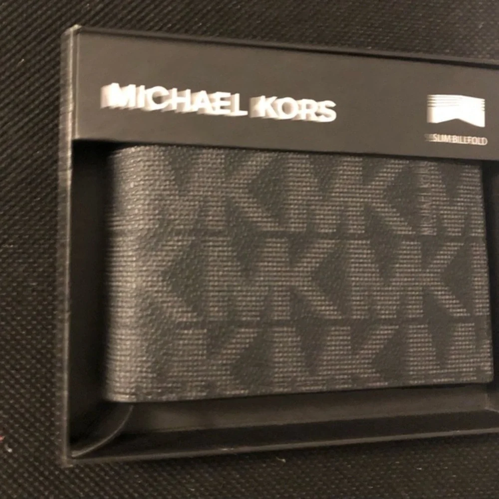 Michael Kors black monogram bifold‎ men’s jet set wallet new in box